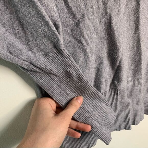 Milano Grey Rhinestone Dolman Sleeve Sweater Size Small - Picture 4 of 6